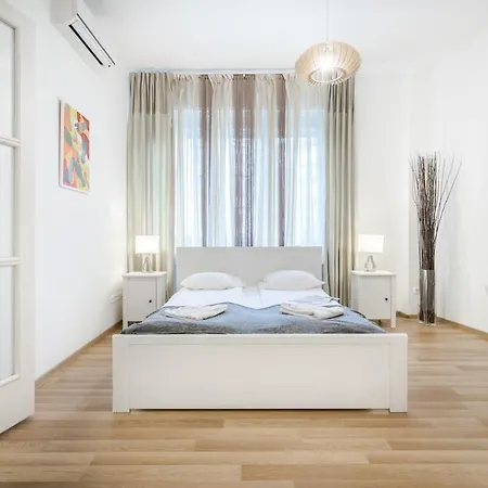 Apartment Bpr B4 Club